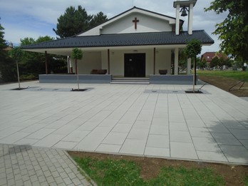 Obnova spevnennej plochy pred domom smútku