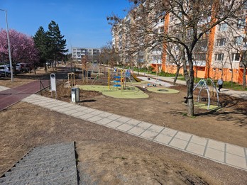 Dokončenie sadovníckej úpravy Sokolská