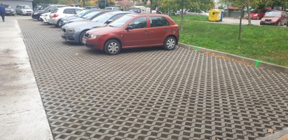 Rekonštrukcia parkovacej plochy na Komenského ulici a zadného vstupu do cintorína na Šúrskej ulici