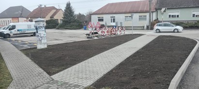 Parkovisko a chodník Švermova ulica